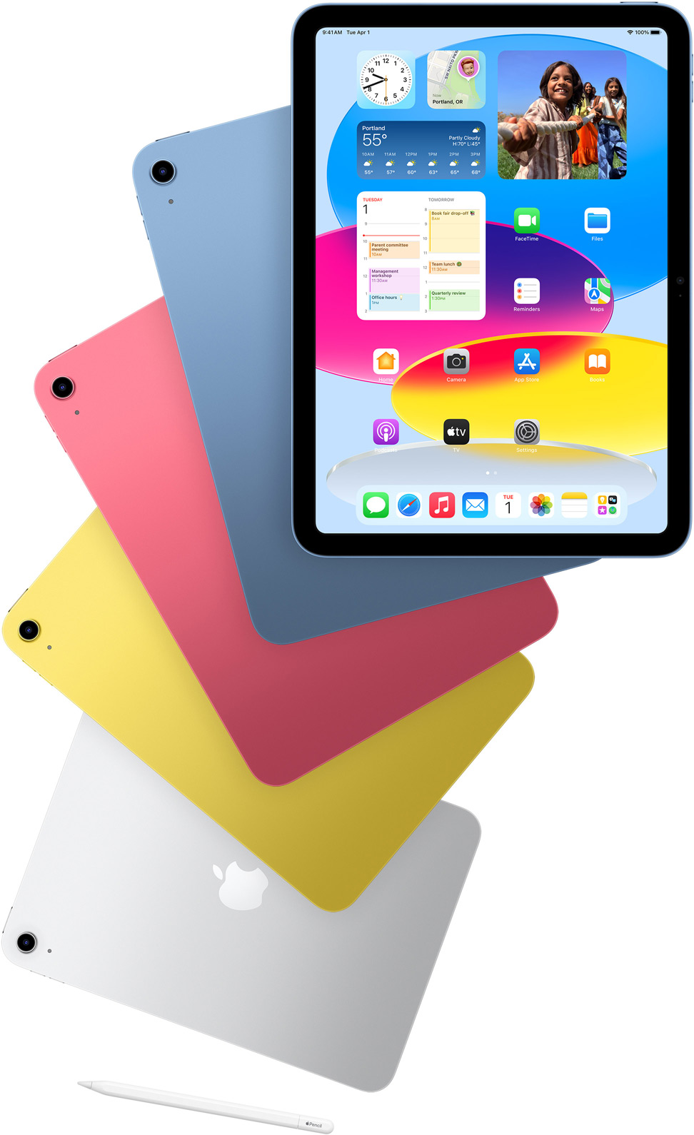 En iPad set forfra med synlig hjemmeskærm og fire iPad-bagsider i blå, lyserød, gul og sølv. Under de arrangerede iPad-modeller er en Apple Pencil.
