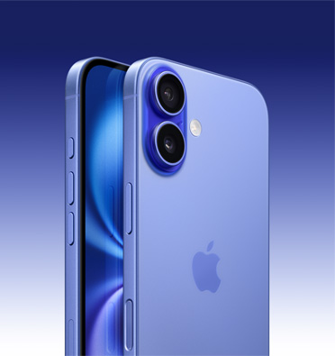 iPhone 16 у кольорі «ультрамарин» із відображенням частини екрана та бічним ракурсом — кнопка дії, кнопка гучності та бічна кнопка. На задній панелі у верхньому лівому куті видно систему камер Fusion.