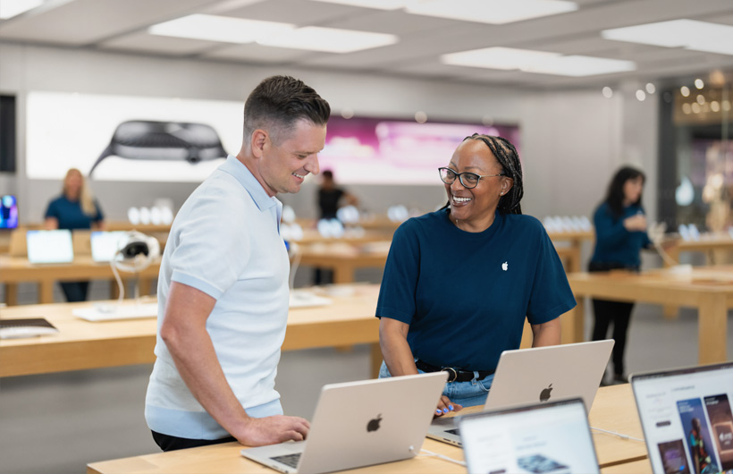 CEO Marc-André Lebeau receives tech support from Kareema, a Business Team member, at a local Apple&nbsp;Store.